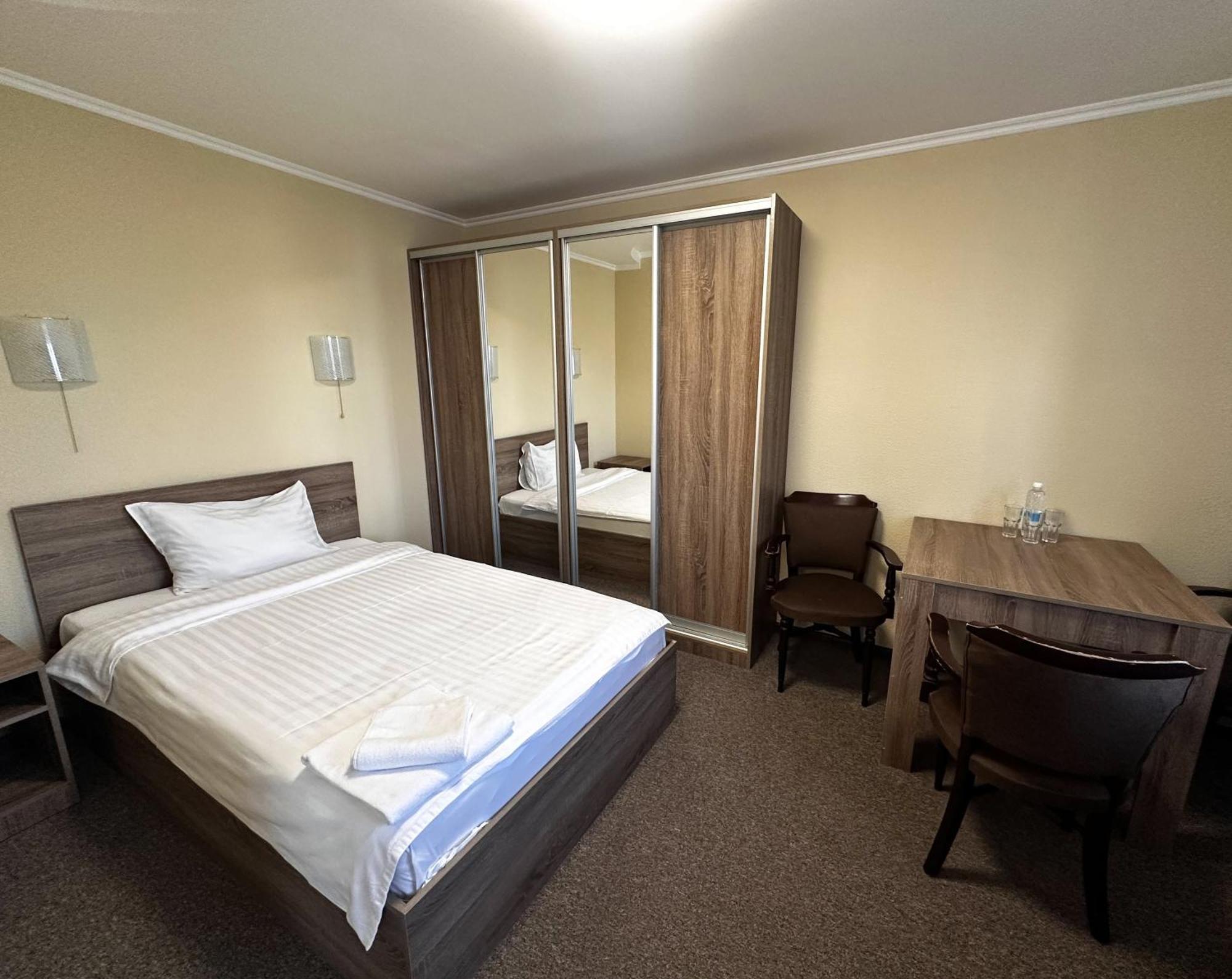 Yavir Hotel Poltava Exterior photo